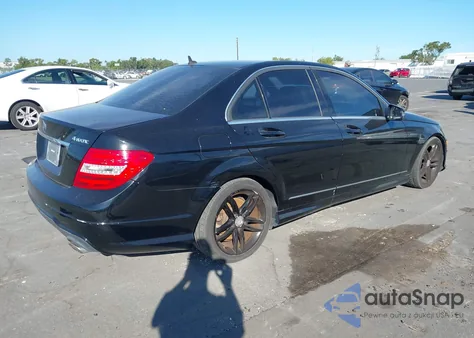 2013 Mercedes-Benz C 300 Sport 4Matic из США, поврежденный, VIN WDDGF8AB1DR251323